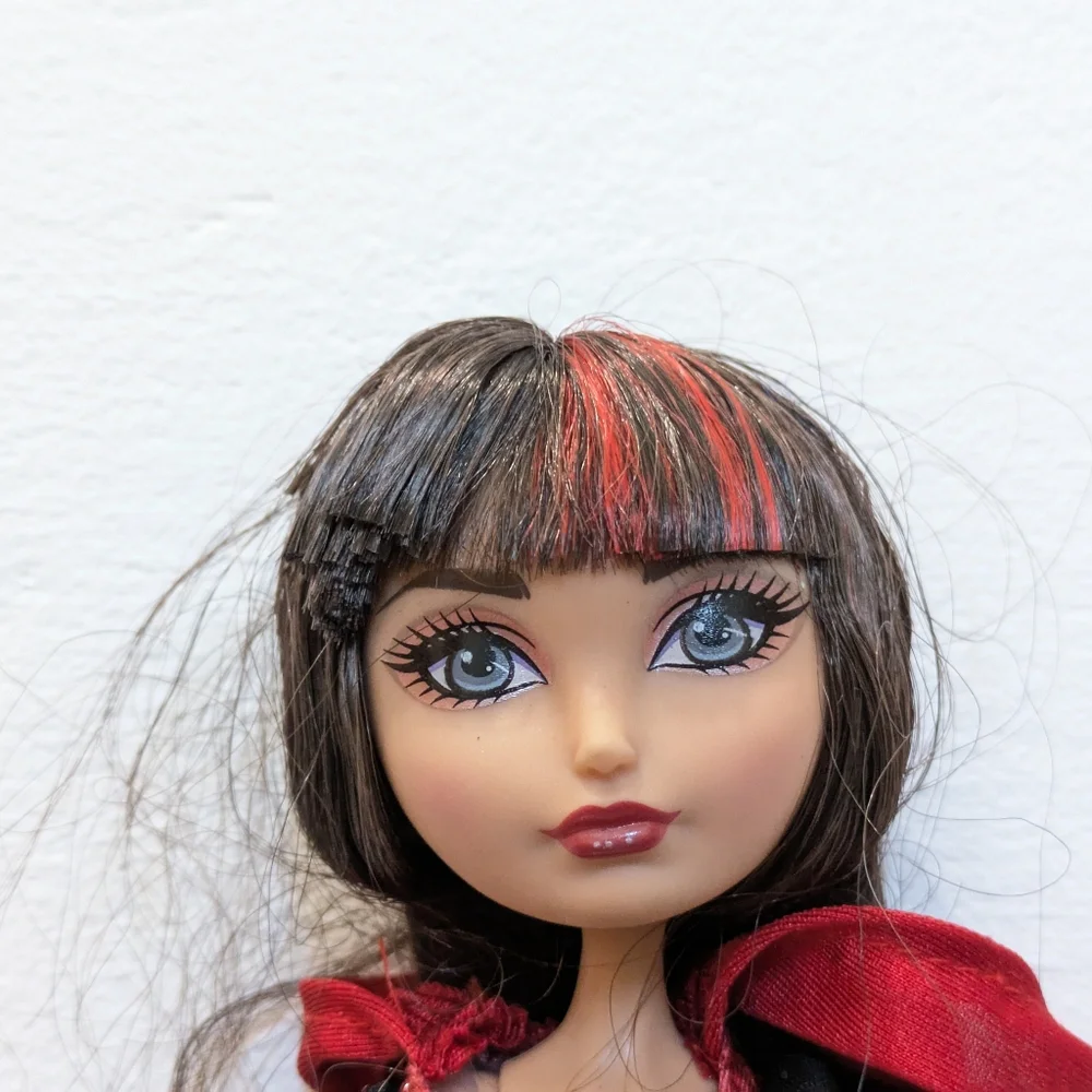 Ever After High Hat-Tastic Cerise Hood Daughter Of Red Ridinghood Doll